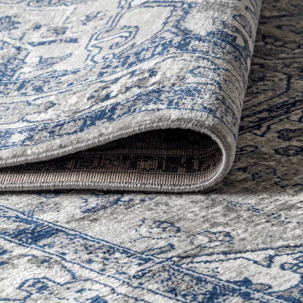 Modern Persian Vintage Medallion   Rug. Picture 1