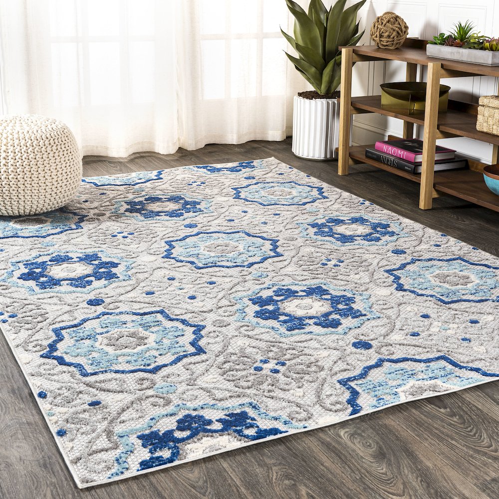 Mediterranean Medallion Indoor/Outdoor Area Rug. Picture 2