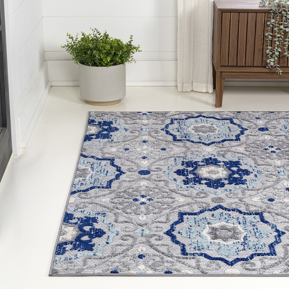 Mediterranean Medallion Indoor/Outdoor Area Rug. Picture 3