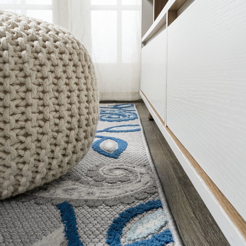 Julien Paisley High-Low Indoor/Outdoor Area Rug. Picture 7
