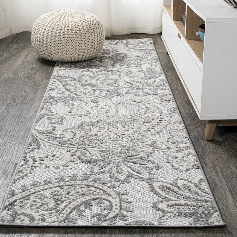 Gordes Paisley High-Low Indoor/Outdoor Area Rug. Picture 2