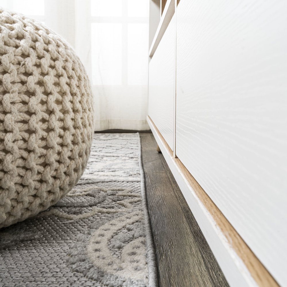 Gordes Paisley High-Low Indoor/Outdoor Area Rug. Picture 7