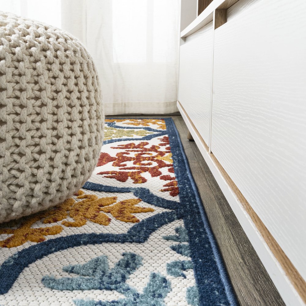 Cassis Ornate Ogee Trellis High-Low Indoor/Outdoor Area Rug. Picture 7