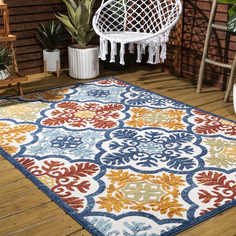 Cassis Ornate Ogee Trellis High-Low Indoor/Outdoor Area Rug. Picture 6