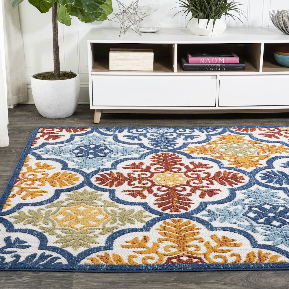Cassis Ornate Ogee Trellis High-Low Indoor/Outdoor Area Rug. Picture 3
