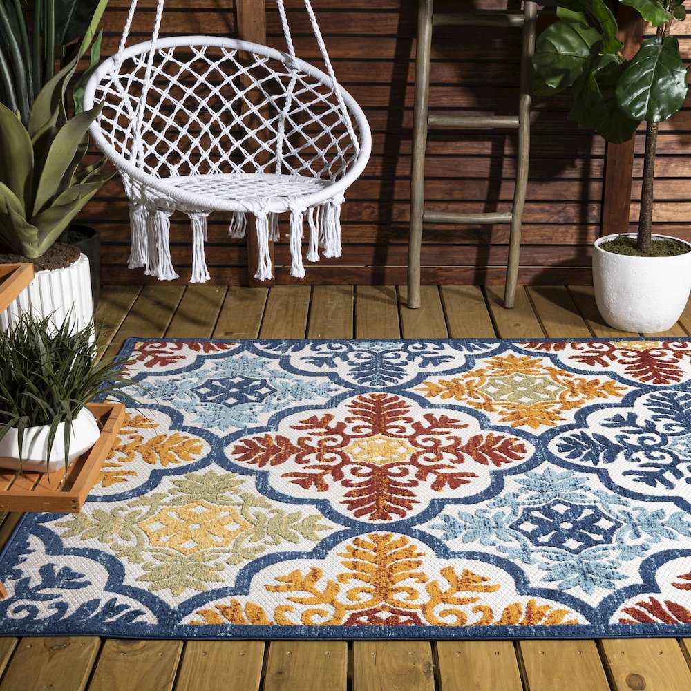 Cassis Ornate Ogee Trellis High-Low Indoor/Outdoor Area Rug. Picture 7