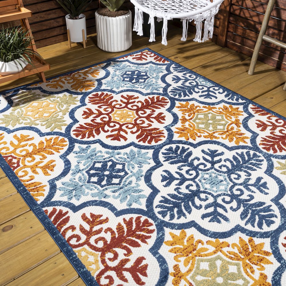 Cassis Ornate Ogee Trellis High-Low Indoor/Outdoor Area Rug. Picture 8
