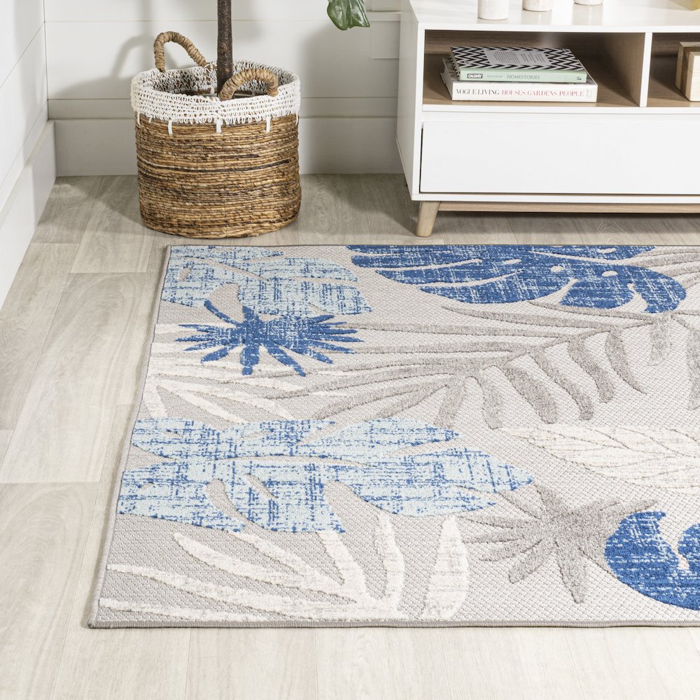 Monstera Tropical Leaf High-Low Indoor/Outdoor Area Rug. Picture 3