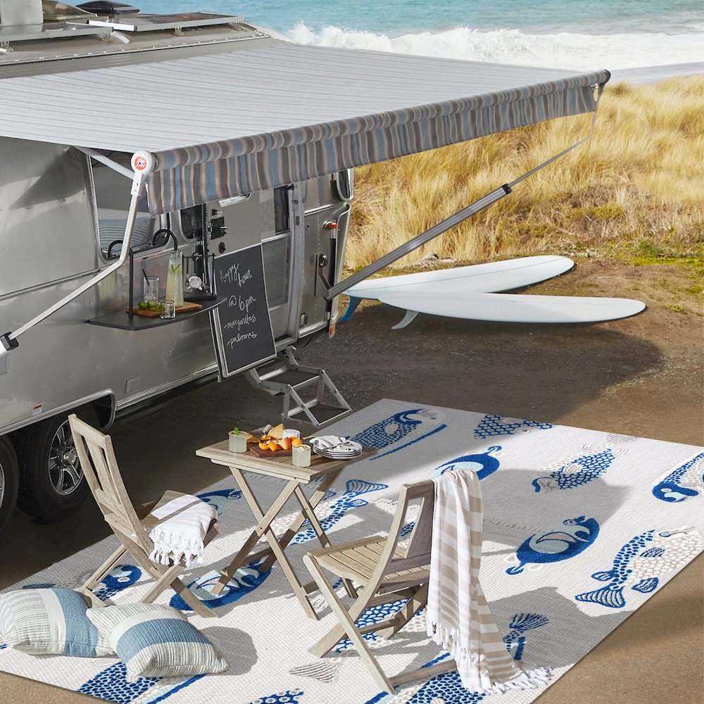 Algarve Modern Fish High-Low Indoor/Outdoor Area Rug. Picture 13