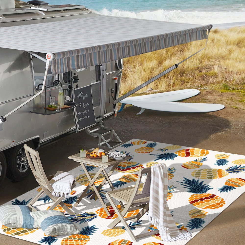 Ananas Bold Pineapple High-Low Indoor/Outdoor Area Rug. Picture 13
