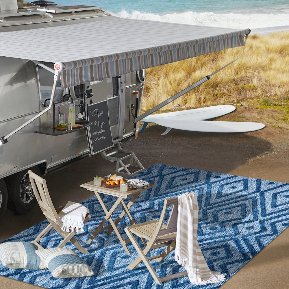Balansat Moroccan Diamond Indoor/Outdoor Area Rug. Picture 9