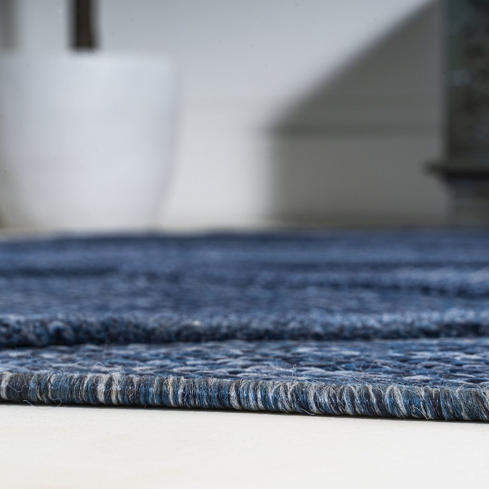 Salines Diamond Trellis Indoor/Outdoor Area Rug. Picture 11