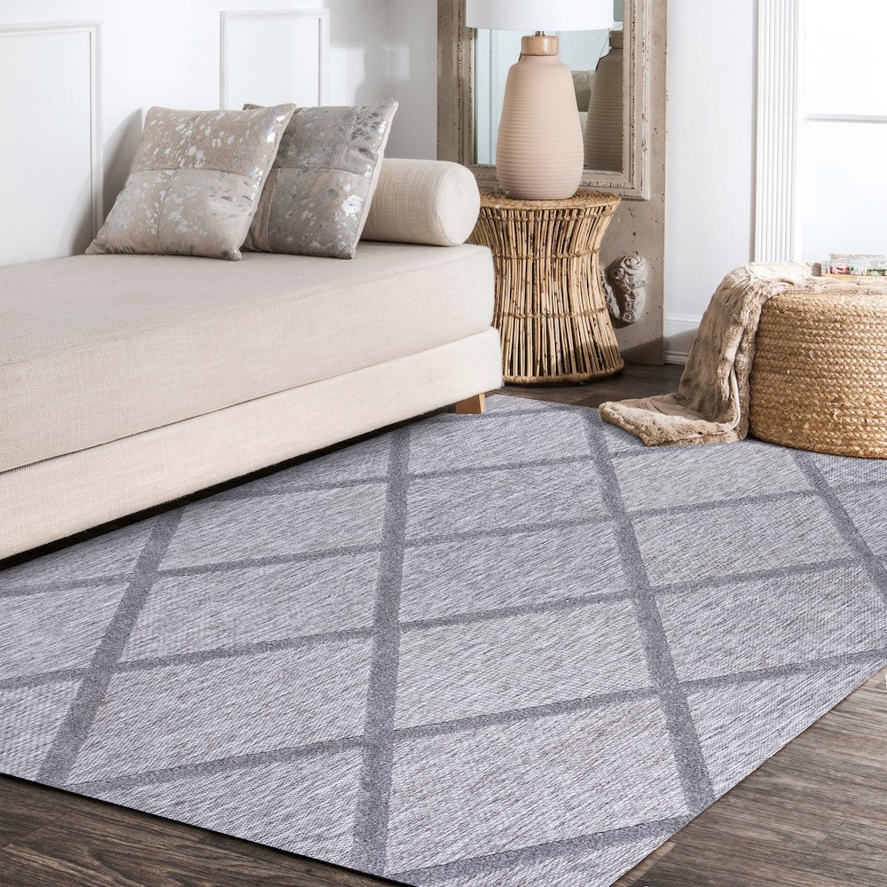 Salines Diamond Trellis Indoor/Outdoor Area Rug. Picture 16