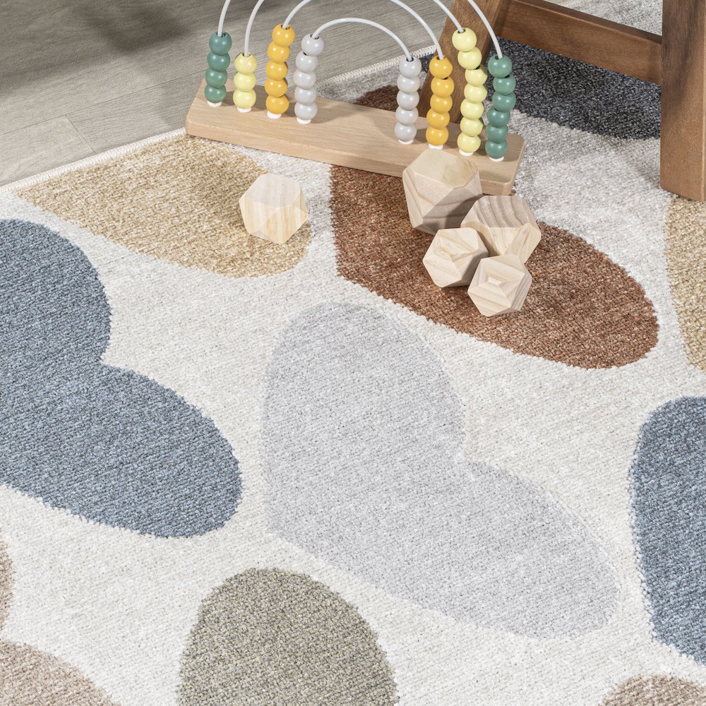Dila Modern Hearts Geometric Machine Washable Area Rug. Picture 7
