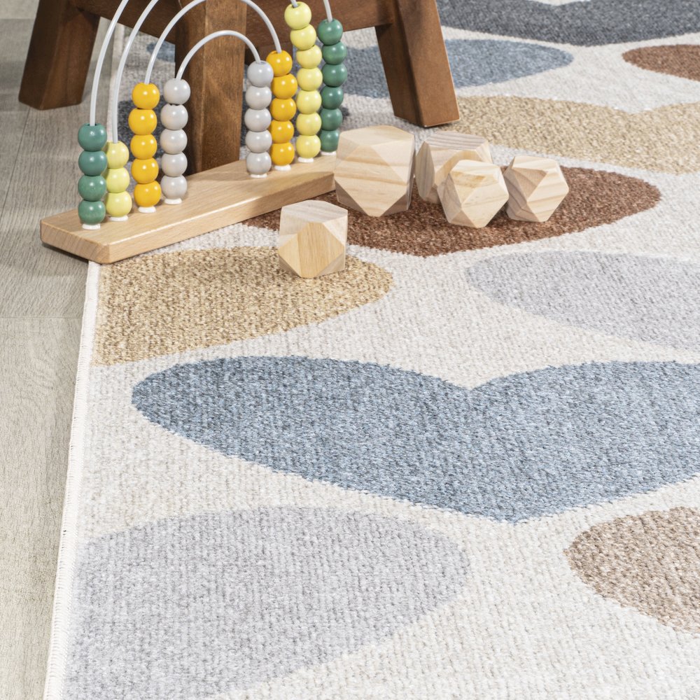 Dila Modern Hearts Geometric Machine Washable Area Rug. Picture 8