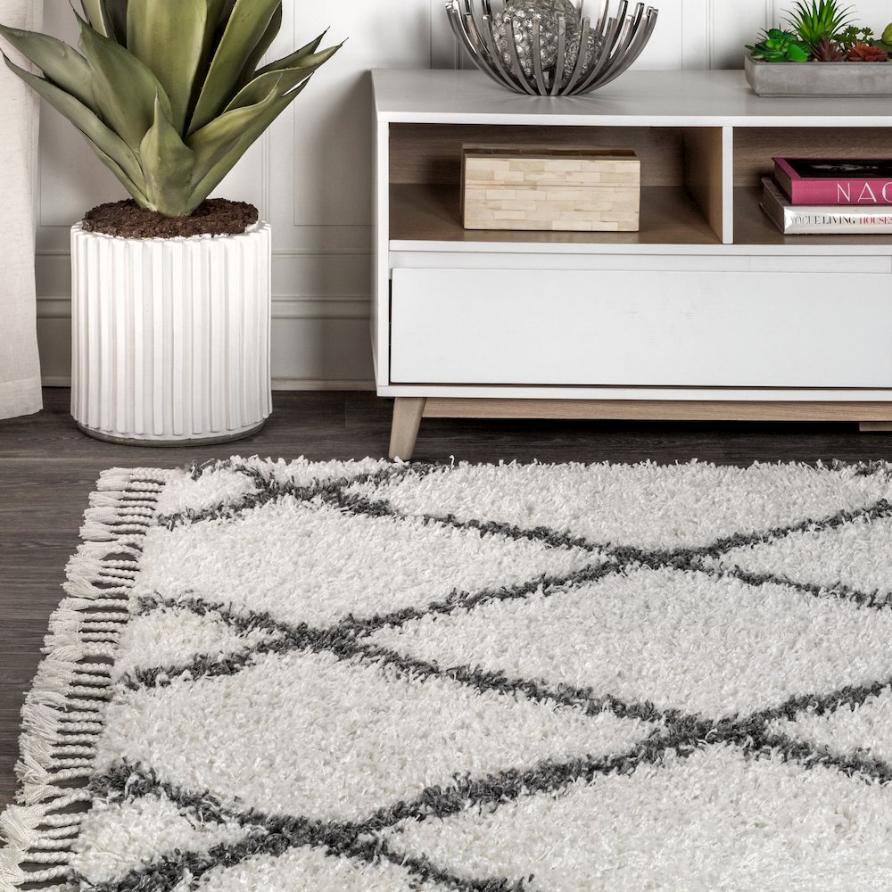 Gabrielle Mercer Shag Plush Tassel Moroccan Geometric Trellis Area Rug. Picture 3