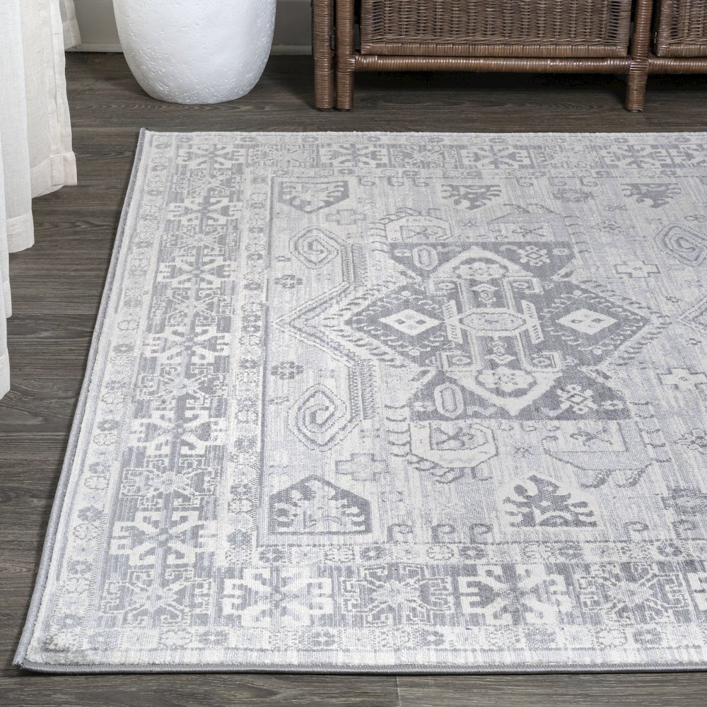Kasbah Modern Persian Vintage Medallion Area Rug. Picture 3
