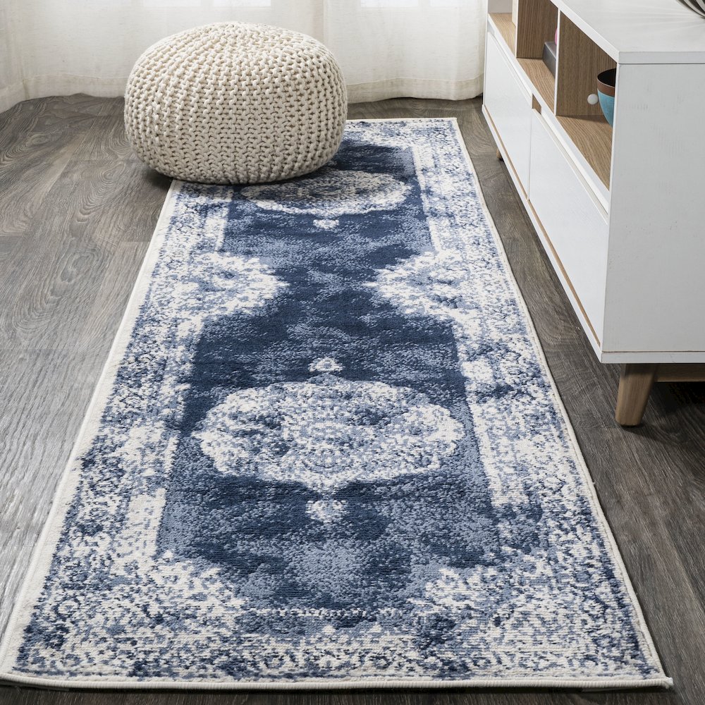 Kelly Rosalia Cottage Medallion Area Rug. Picture 2