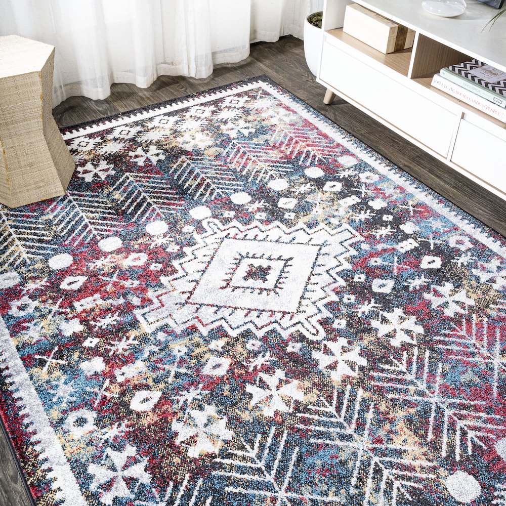 Dhiya Distressed Kilim Area Rug. Picture 4