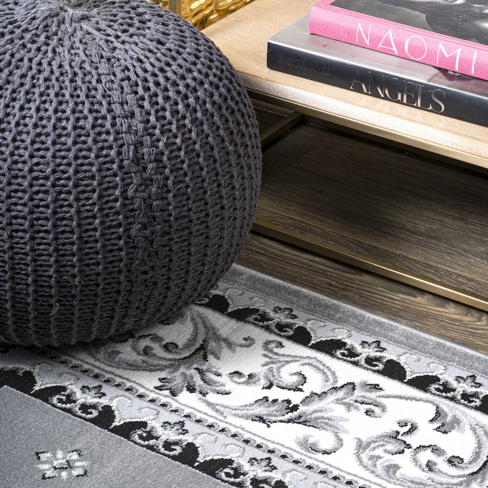 Acanthus French Border Area Rug. Picture 5