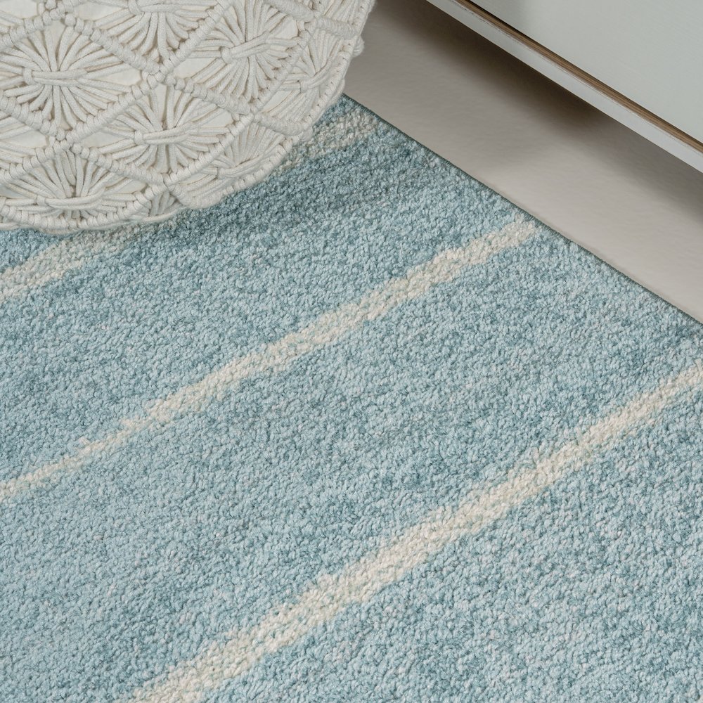 Williamsburg Minimalist Stripe Area Rug. Picture 4
