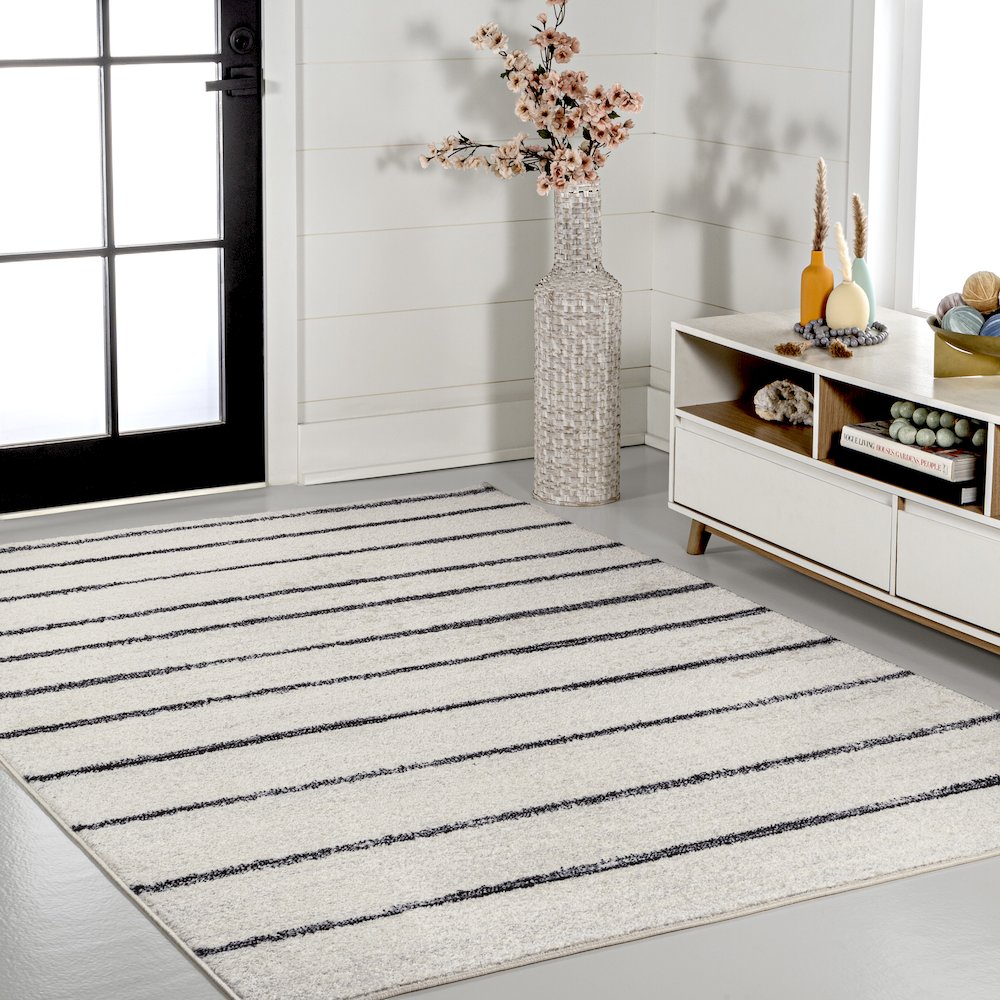 Williamsburg Minimalist Stripe Area Rug. Picture 3
