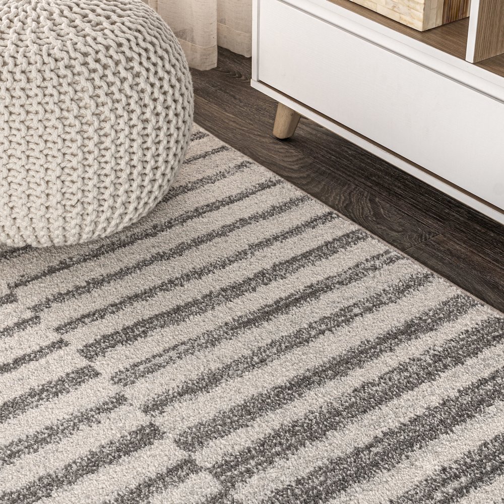 Lyla Offset Stripe Area Rug. Picture 7