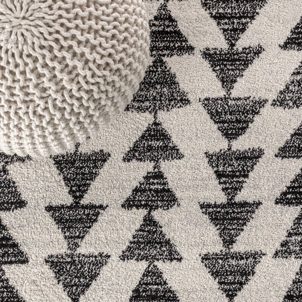 Aisha Moroccan Triangle Geometric Area Rug. Picture 7