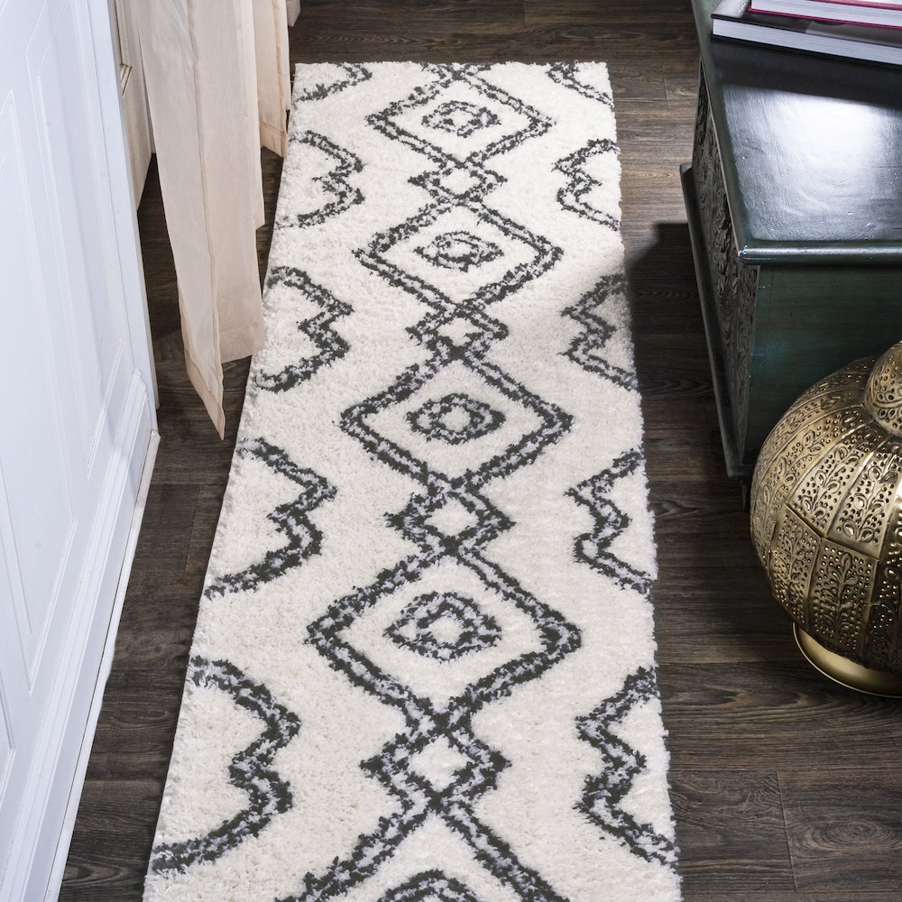 Deia Moroccan Style Diamond Shag Area Rug. Picture 2