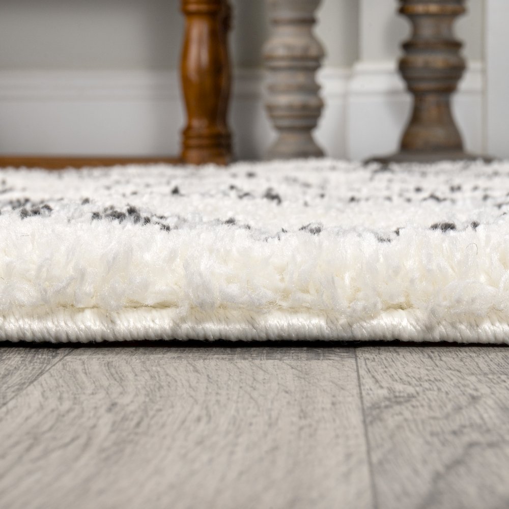 Deia Moroccan Style Diamond Shag Area Rug. Picture 9