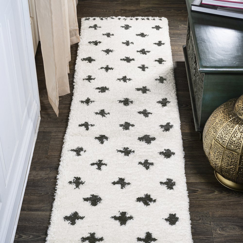 Cristo Berber Geometric Shag Area Rug. Picture 2