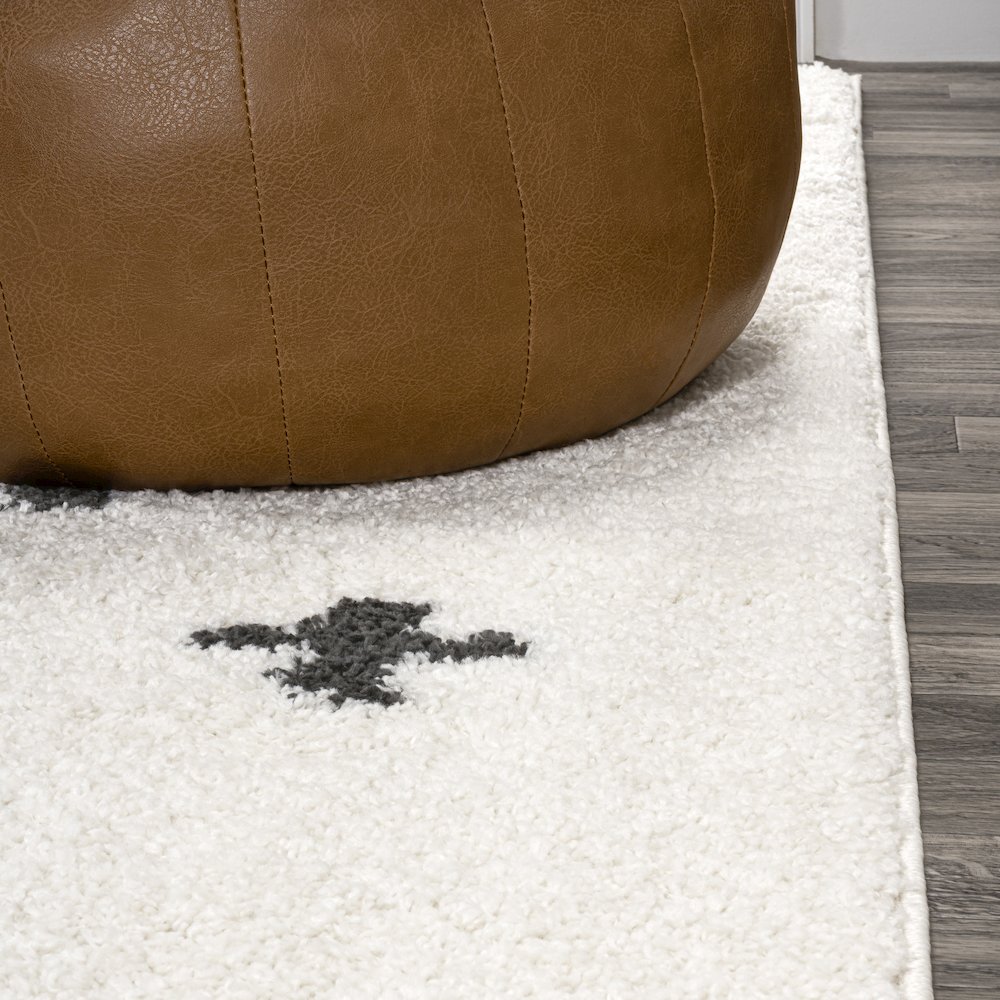 Cristo Berber Geometric Shag Area Rug. Picture 5