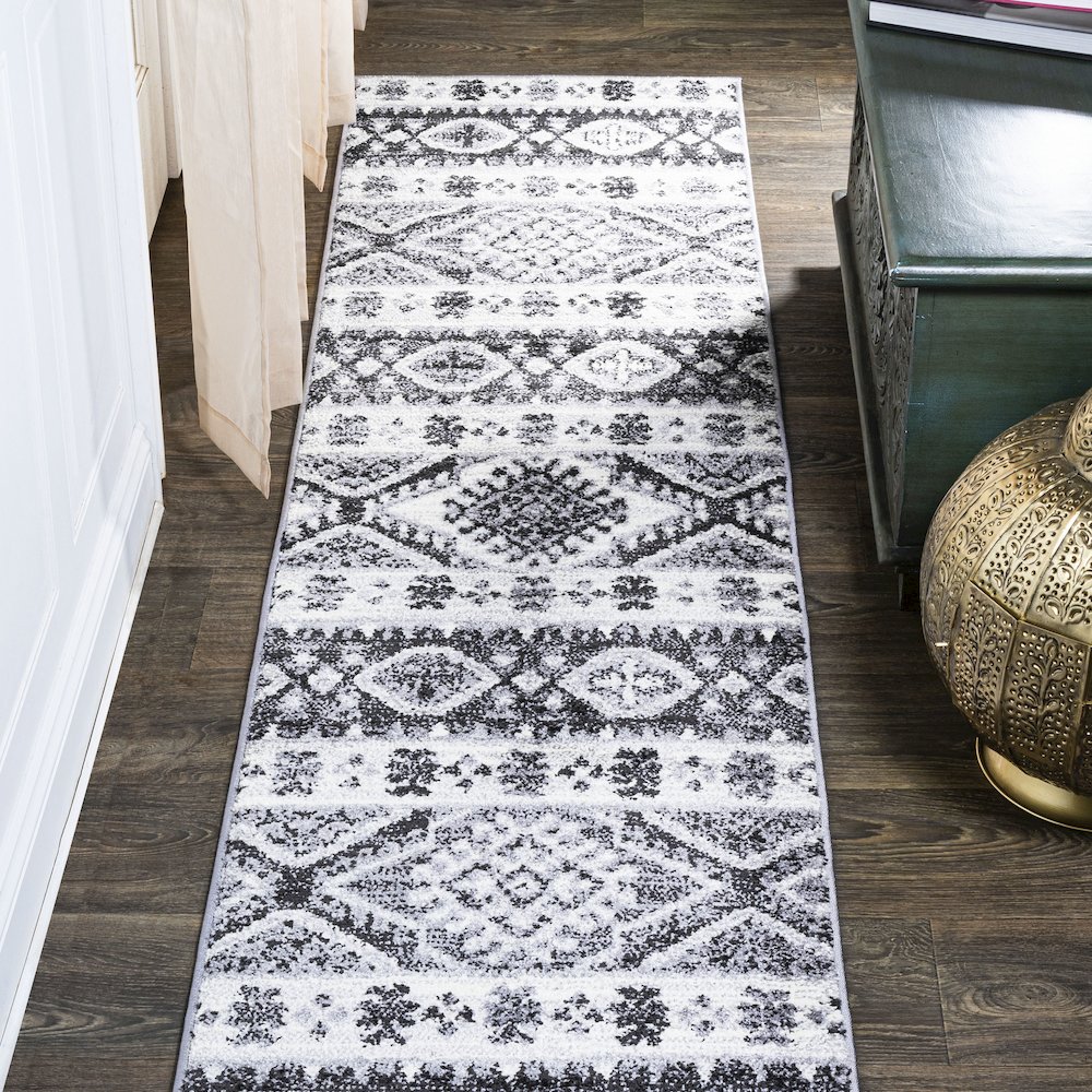 Sura Modern Kilim Geometric Area Rug. Picture 2