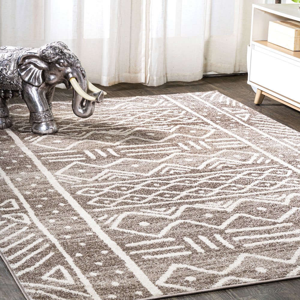 Amanar Tribal Geometric Area Rug. Picture 2