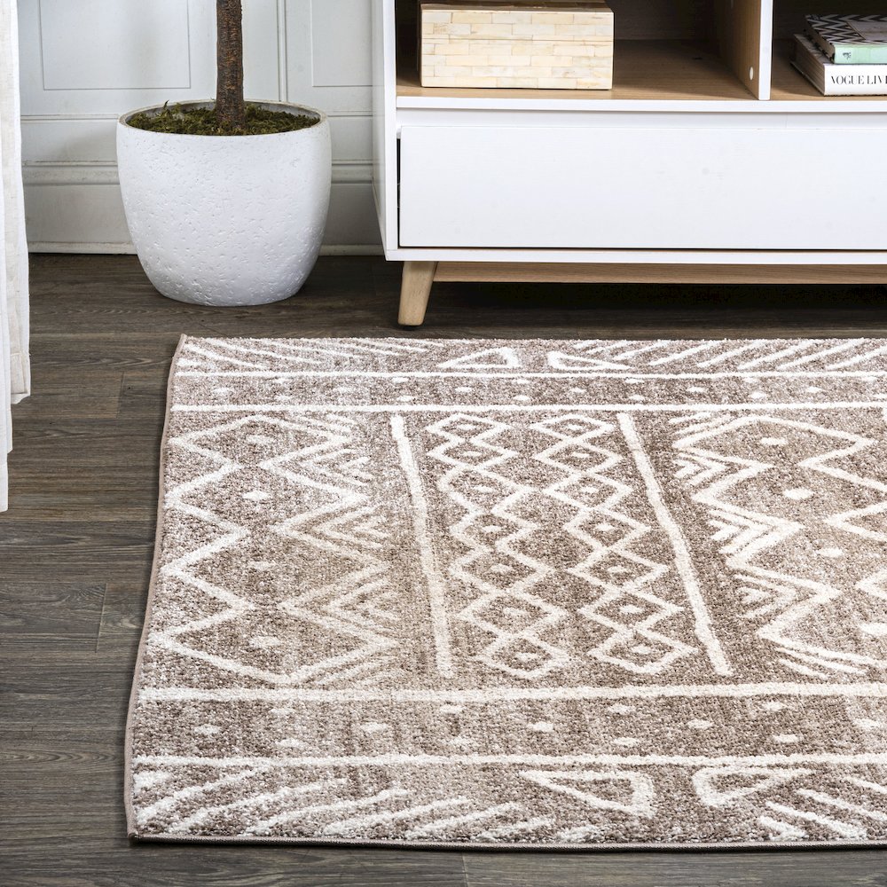 Amanar Tribal Geometric Area Rug. Picture 3
