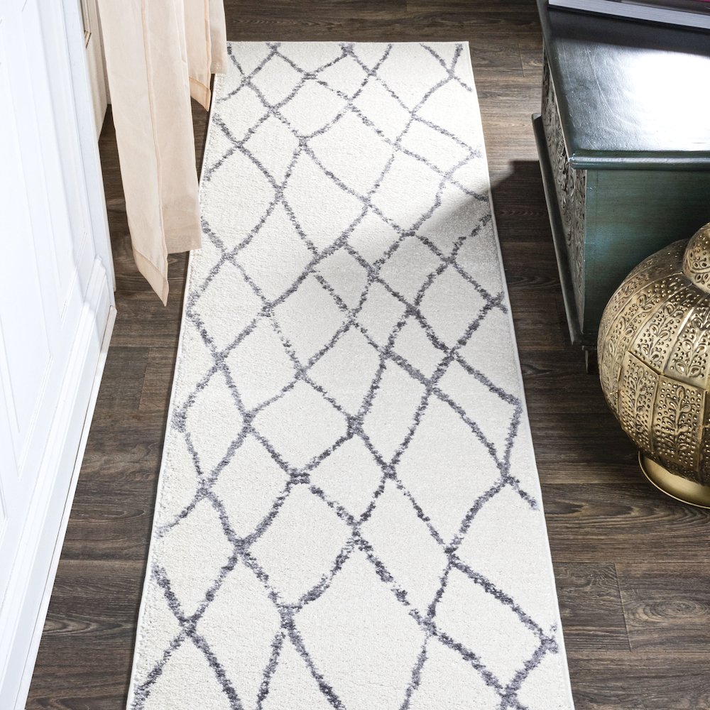 Illi Moroccan Diamond Trellis Area Rug. Picture 2