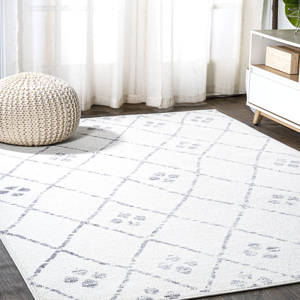 Izil Moroccan Geometric Diamond Area Rug. Picture 2