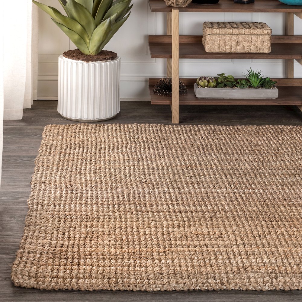 Pata Hand Woven Chunky Jute Area Rug. Picture 3