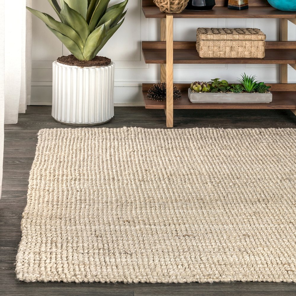 Pata Hand Woven Chunky Jute Area Rug. Picture 3