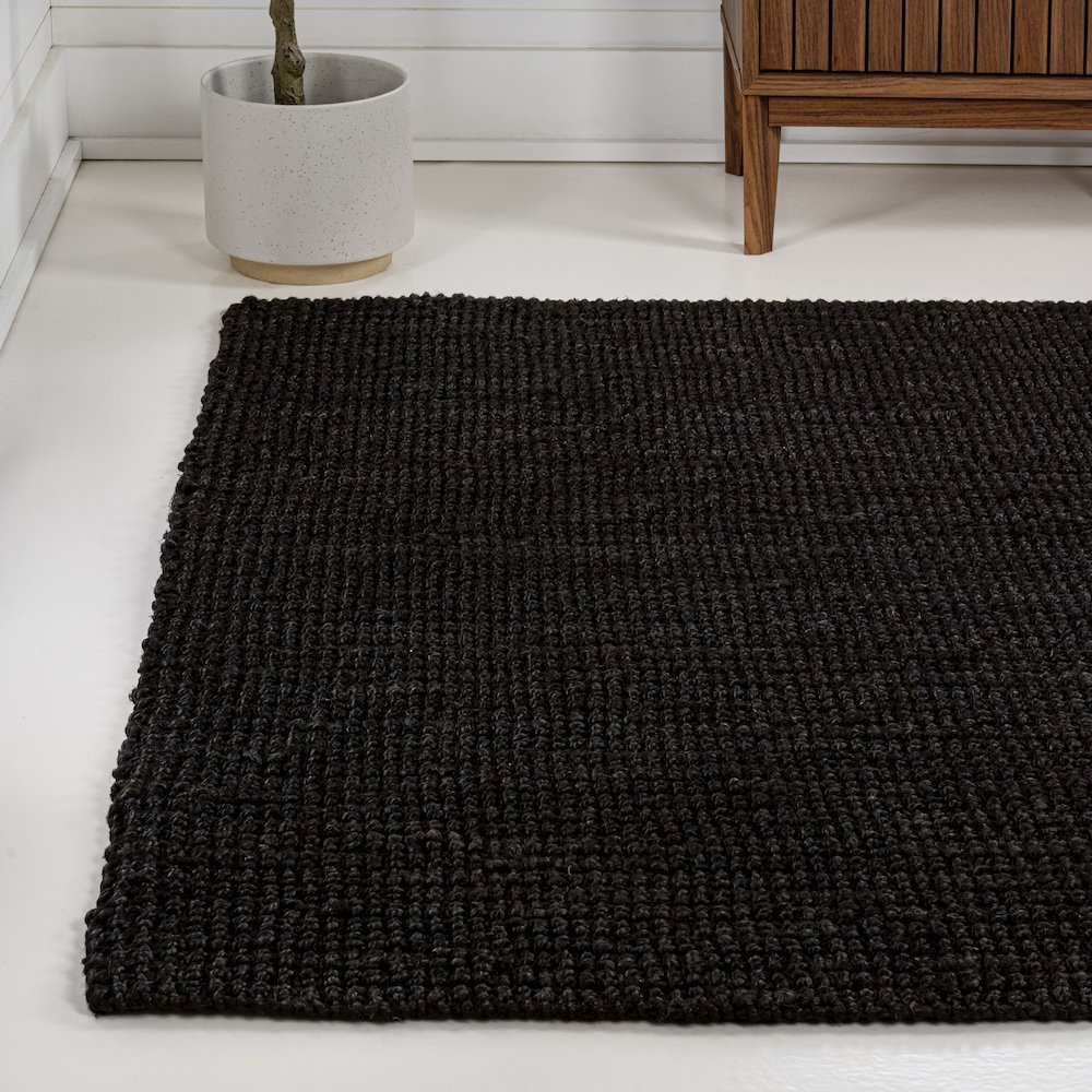 Pata Hand Woven Chunky Jute Area Rug. Picture 1
