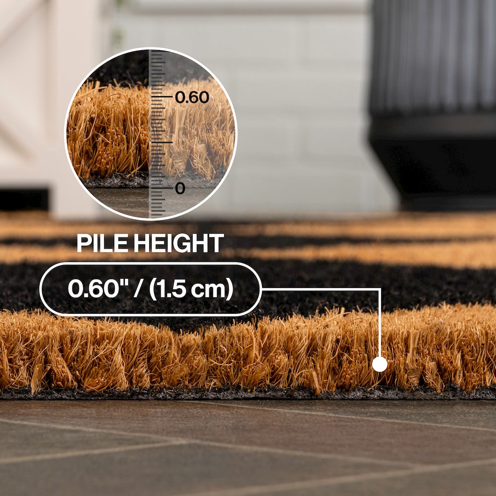 Diamond-Patterned Coir Natural/Black 4 ft. x 6 ft. Indoor/Outdoor Area Rug. Picture 3