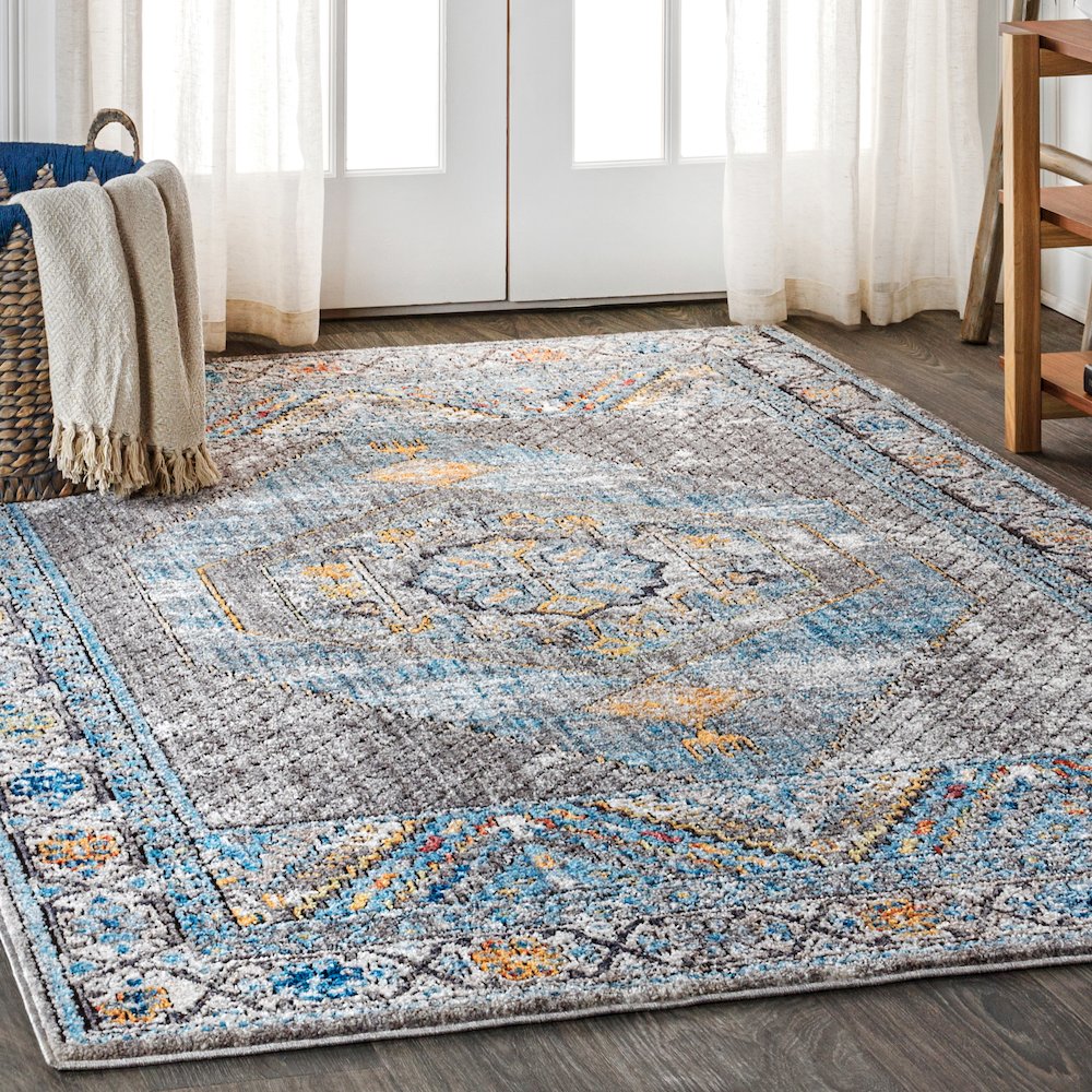 Izmit Geometric Vintage Medallion Area Rug. Picture 2