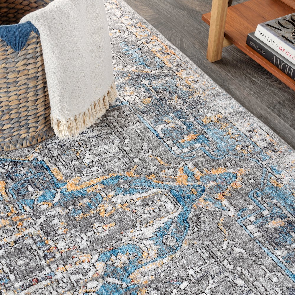 Izmir Vintage Medallion Area Rug. Picture 6
