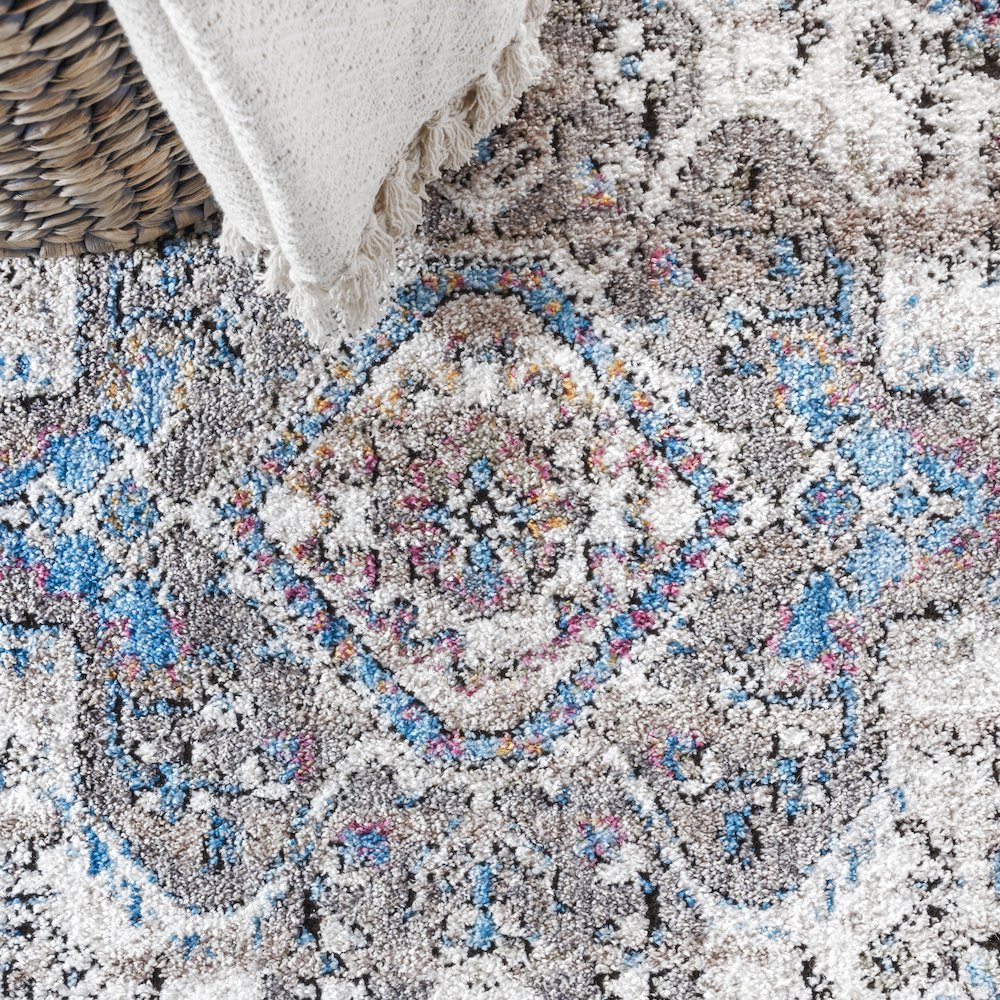 Kesan Vintage Medallion Area Rug. Picture 5