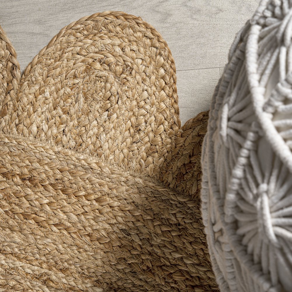 Petal Boho Jute Scalloped Circle Area Rug. Picture 5