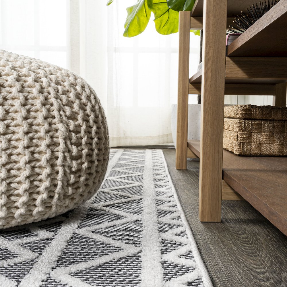 Aylan High-Low Pile Knotted Trellis Geometric Indoor/Outdoor Area Rug. Picture 7