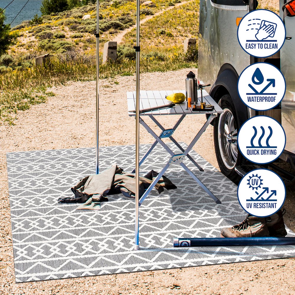 Aylan High-Low Pile Knotted Trellis Geometric Indoor/Outdoor Area Rug. Picture 10