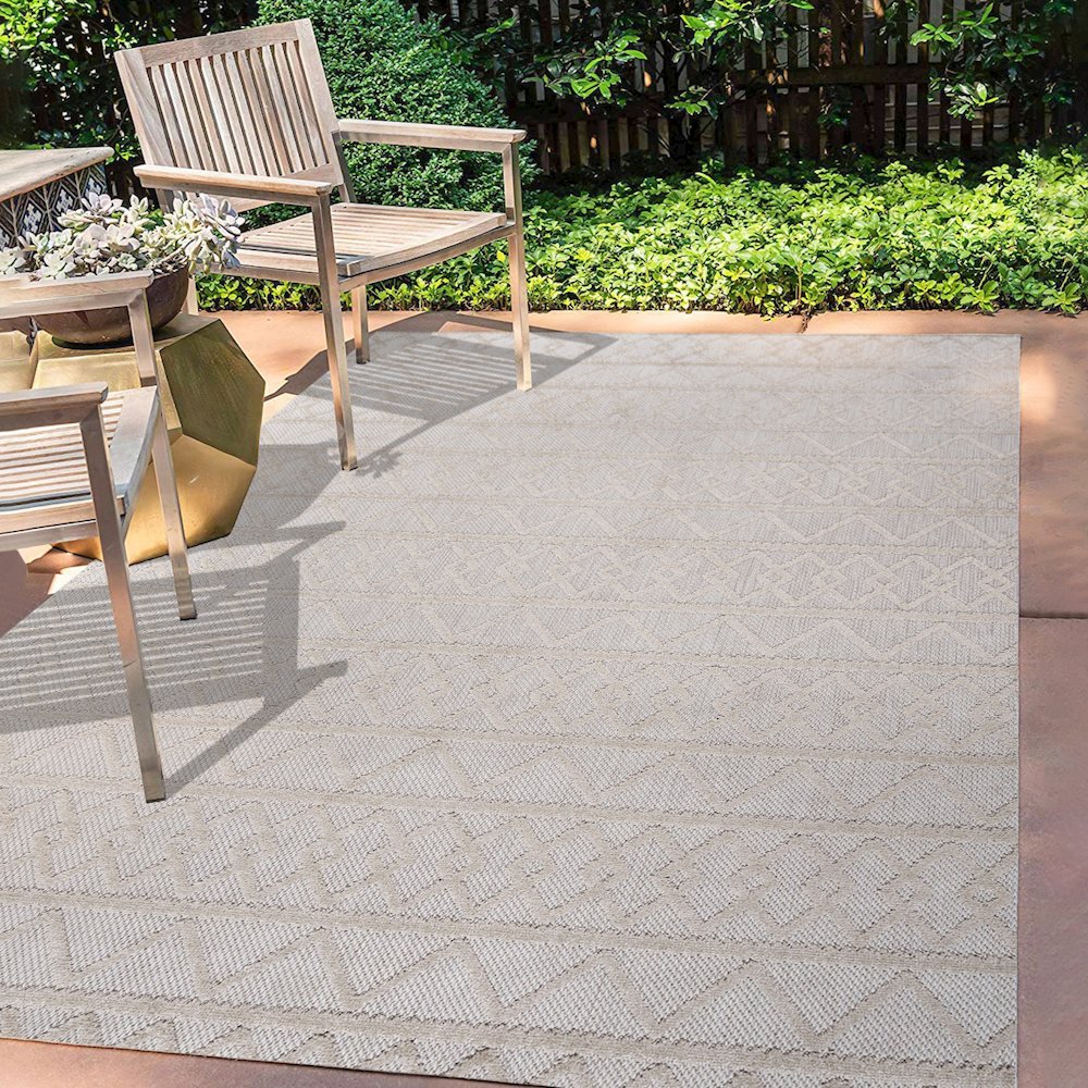 Aylan High-Low Pile Knotted Trellis Geometric Indoor/Outdoor Area Rug. Picture 5