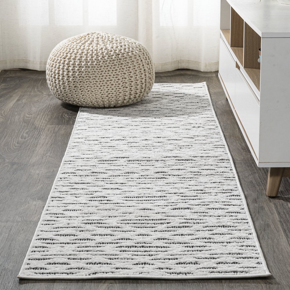 Ararat High-Low Pile Moroccan Diamond Modern Indoor/Outdoor Area Rug. Picture 2