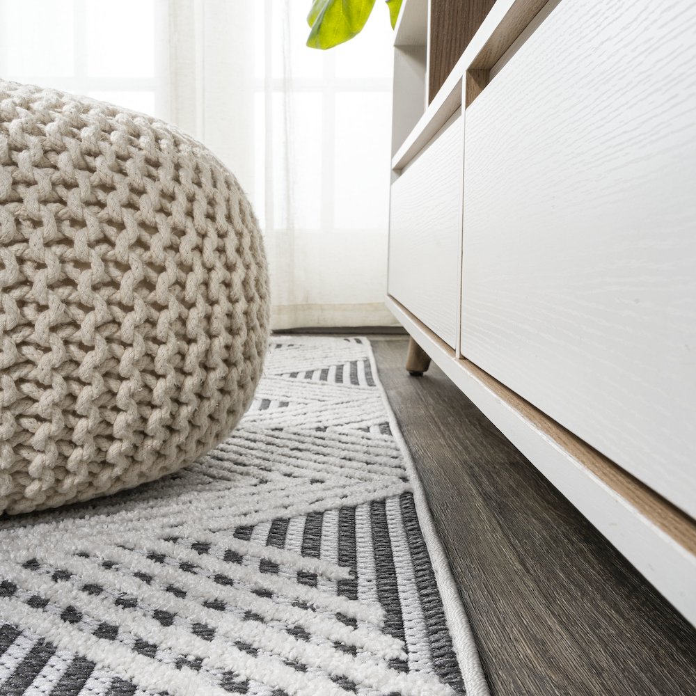 Jazz High-Low Pile Art Deco Geometric Indoor/Outdoor Area Rug. Picture 7